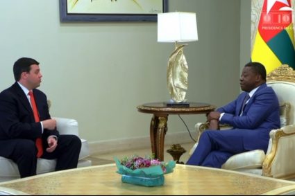 Faure Gnassingbé reçoit en audience le sous-secrétaire d&rsquo;État adjoint des États-Unis
